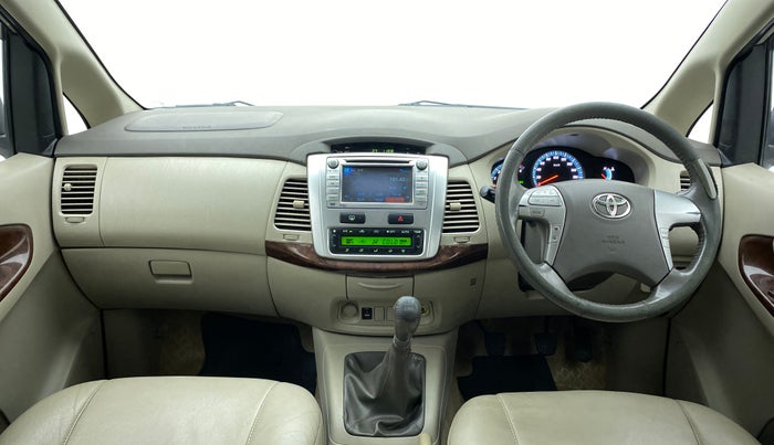 2012 Toyota Innova 2.5 VX 8 STR, Diesel, Manual, 89,785 km, Dashboard