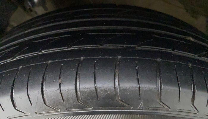 2018 Maruti Dzire VXI AMT, Petrol, Automatic, 79,567 km, Left Rear Tyre Tread