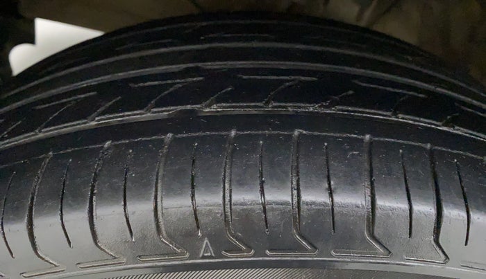 2018 Maruti Dzire VXI AMT, Petrol, Automatic, 79,567 km, Right Rear Tyre Tread