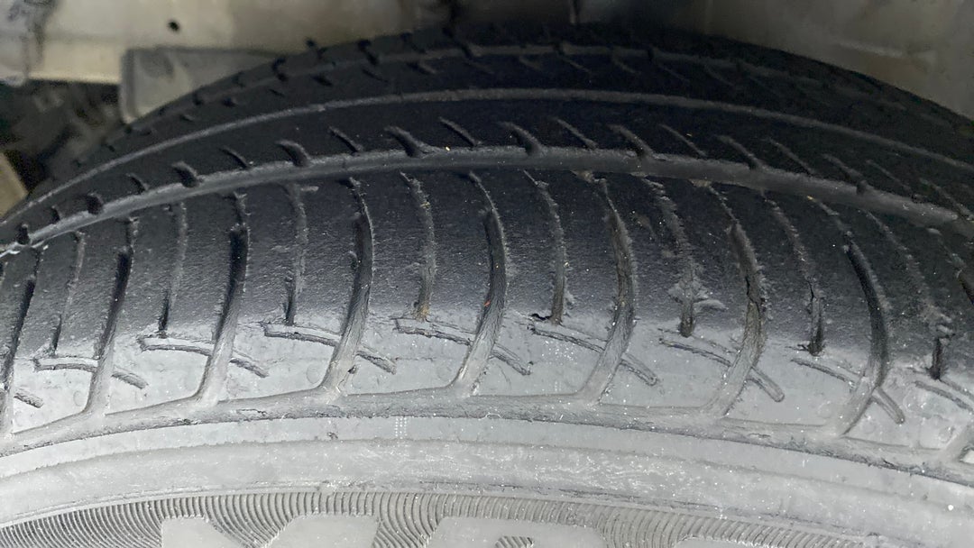 Left Front Tyre Tread