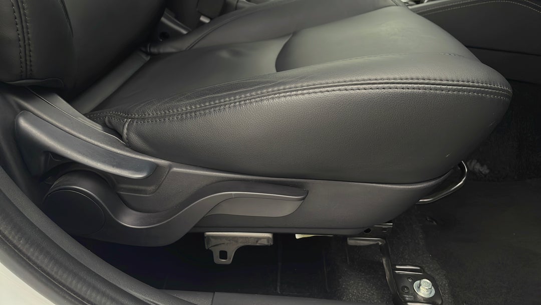 2021 Mitsubishi ASX Es Plus (2wd), Automatic, 93734 km, Drivers Side Adjustment Panel