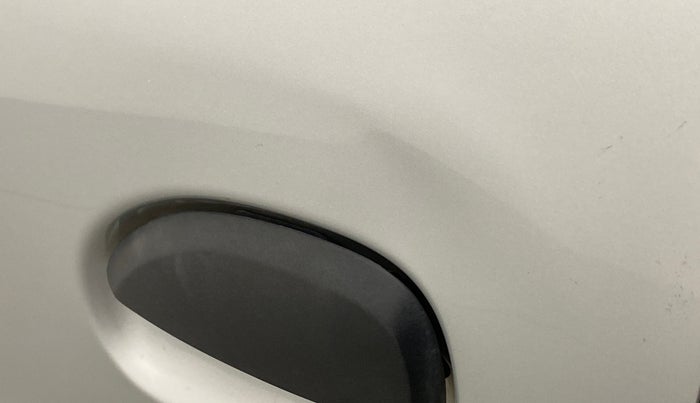 2018 Renault Kwid 1.0 RXT Opt, Petrol, Manual, 63,276 km, Front passenger door - Slightly dented