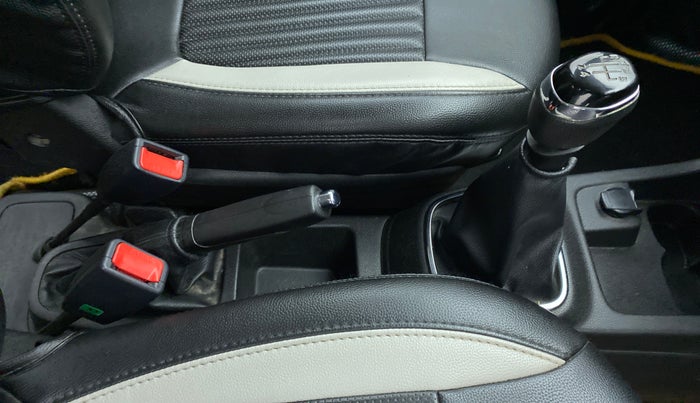 2018 Renault Kwid 1.0 RXT Opt, Petrol, Manual, 63,276 km, Gear Lever
