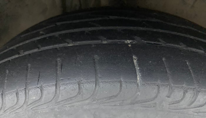 2019 Toyota YARIS J MT, Petrol, Manual, 27,652 km, Right Front Tyre Tread