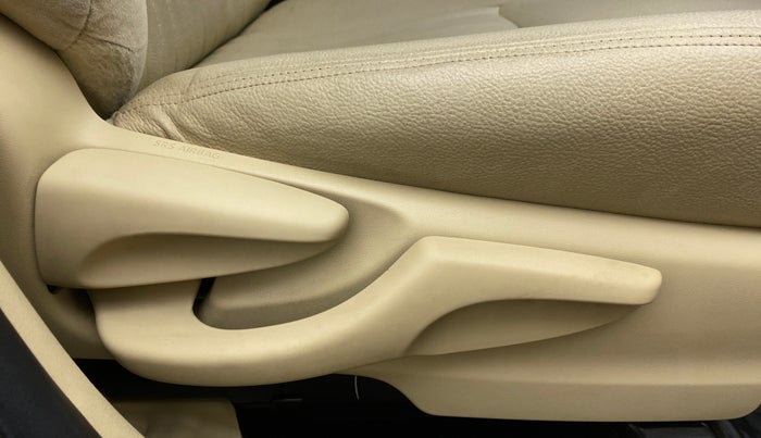 2019 Toyota YARIS J MT, Petrol, Manual, 27,652 km, Driver Side Adjustment Panel