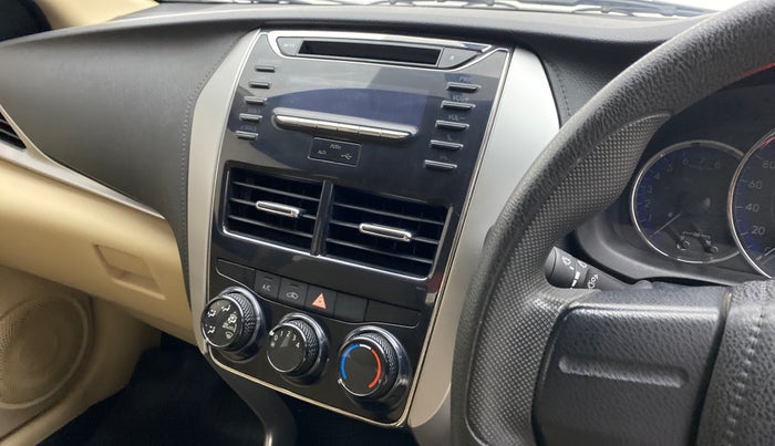 2019 Toyota YARIS J MT, Petrol, Manual, 27,652 km, Infotainment system - Parking sensor not working