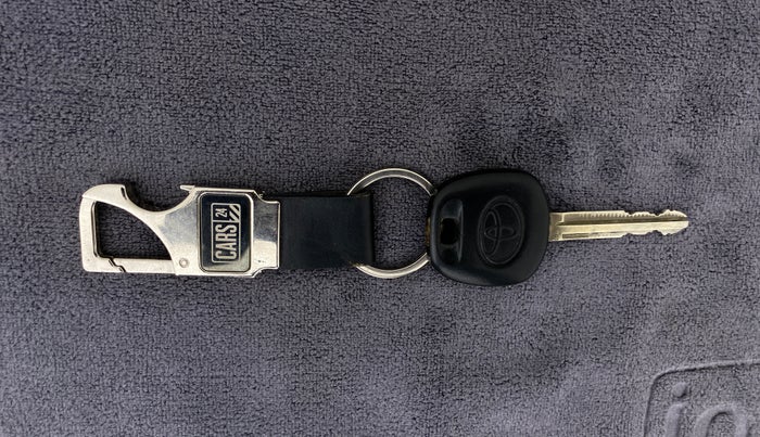 2019 Toyota YARIS J MT, Petrol, Manual, 27,652 km, Key Close Up