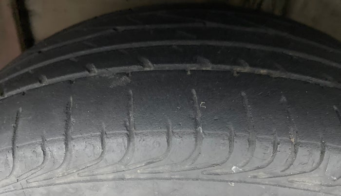2019 Toyota YARIS J MT, Petrol, Manual, 27,652 km, Left Front Tyre Tread
