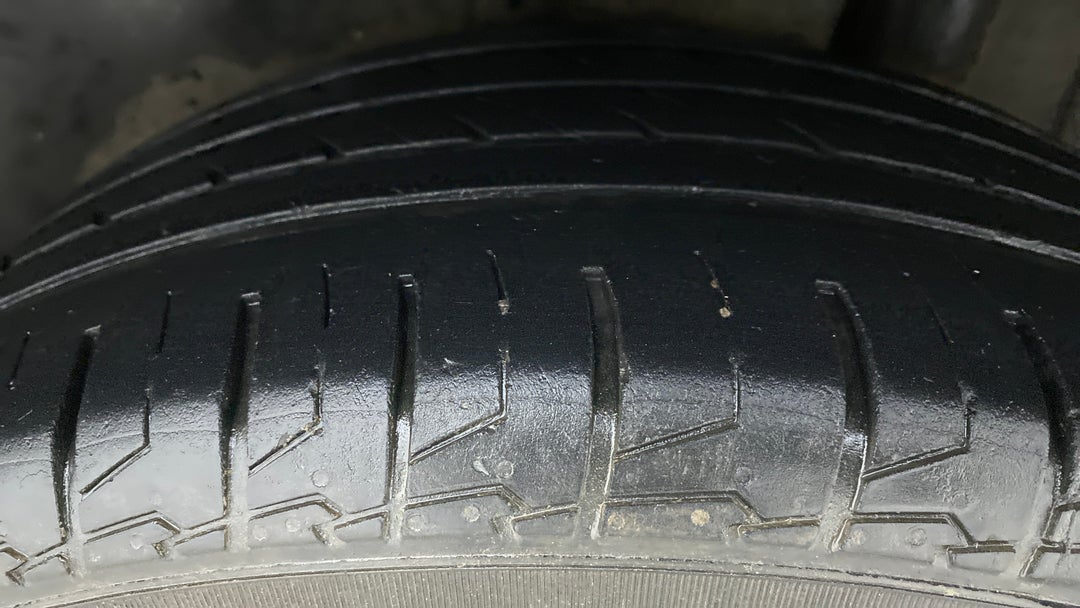 Left Rear Tyre Tread