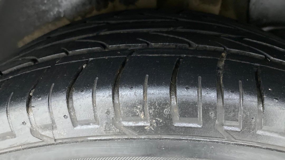 Left Rear Tyre Tread