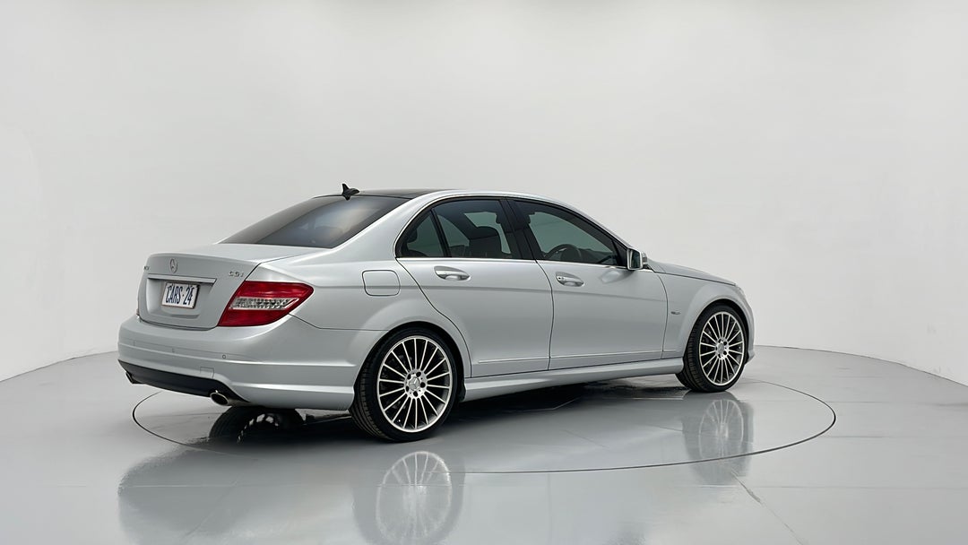 Right Back Diagonal (45- Degree) View