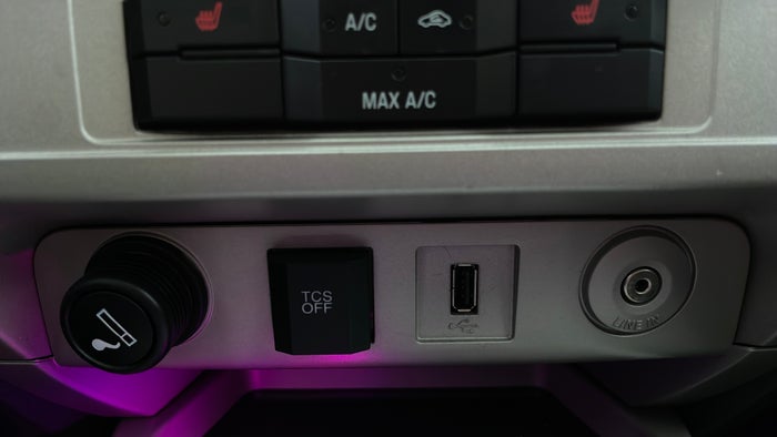 FORD ESCAPE-USB Player