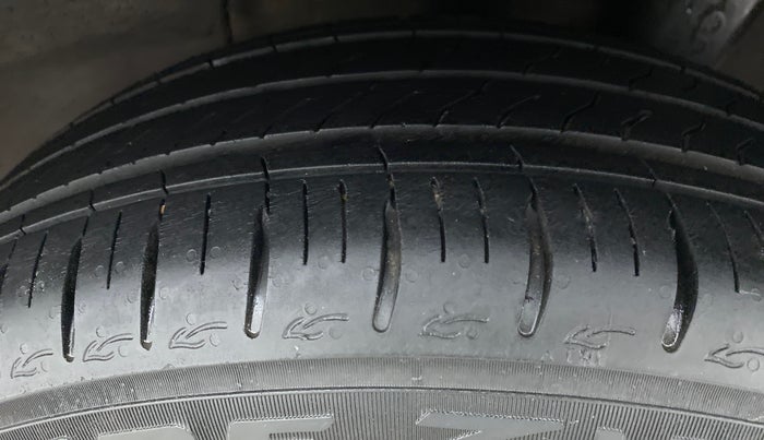 2020 Hyundai AURA SX 1.2 (O), Petrol, Manual, 11,800 km, Left Rear Tyre Tread