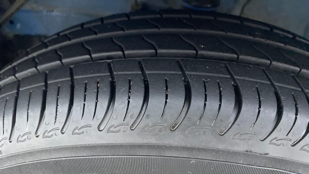 Left Front Tyre Tread