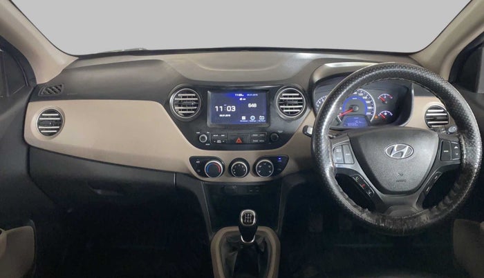 2017 Hyundai Grand i10 SPORTZ (O) 1.2 KAPPA VTVT, Petrol, Manual, 80,554 km, Dashboard