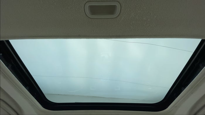 MITSUBISHI PAJERO-Interior Sunroof/Moonroof