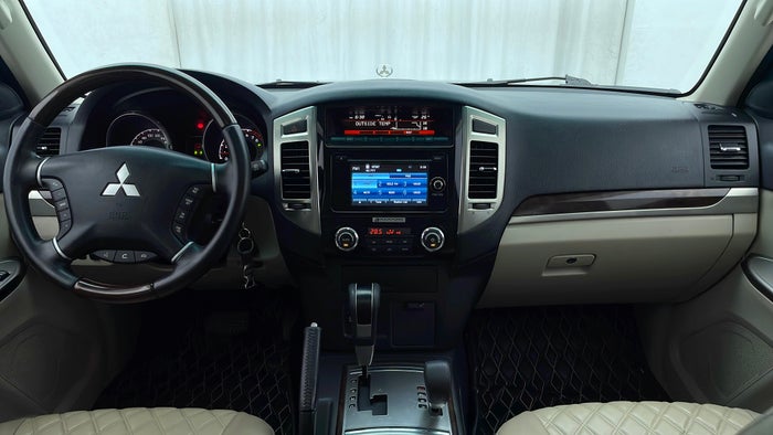 MITSUBISHI PAJERO-Dashboard View