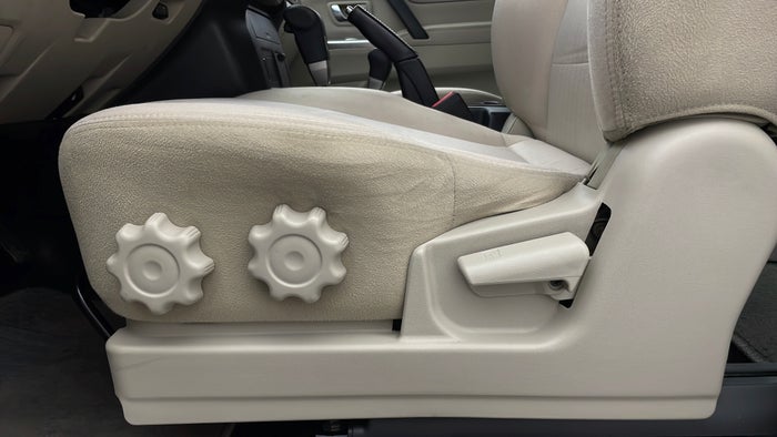 MITSUBISHI PAJERO-Driver Side Adjustment Panel