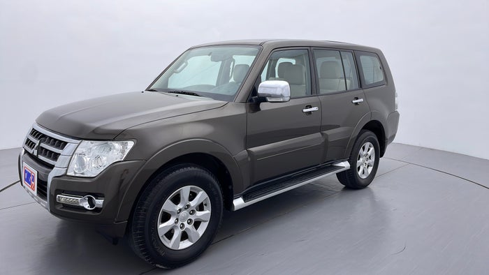 MITSUBISHI PAJERO-Left Front Diagonal (45- Degree) View