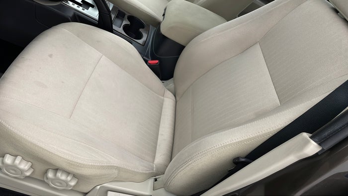 MITSUBISHI PAJERO-Seat LHS Front Stain