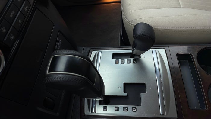 MITSUBISHI PAJERO-Gear Lever