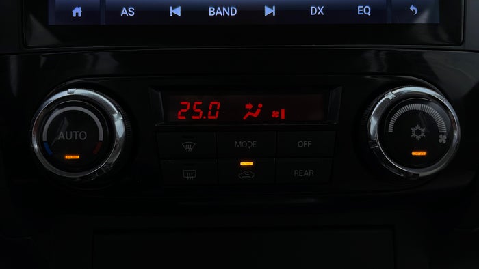 MITSUBISHI PAJERO-Automatic Climate Control