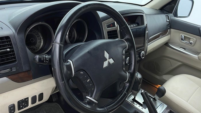 MITSUBISHI PAJERO-Steering Wheel Trim Faded