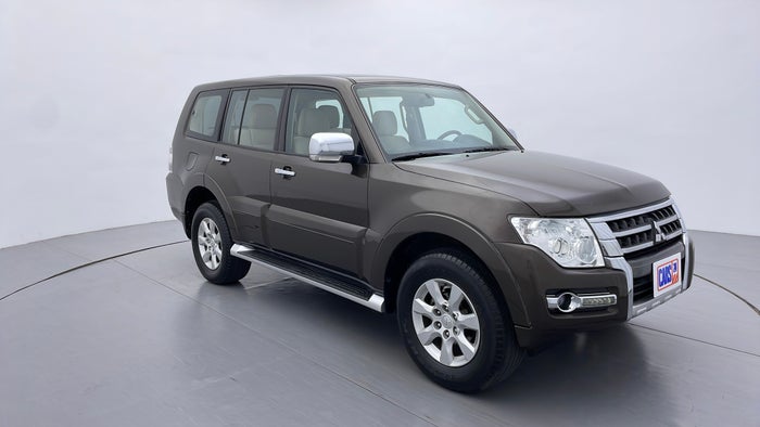 MITSUBISHI PAJERO-Right Front Diagonal (45- Degree) View