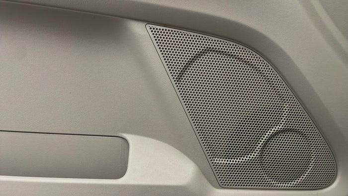 MITSUBISHI PAJERO-Speakers