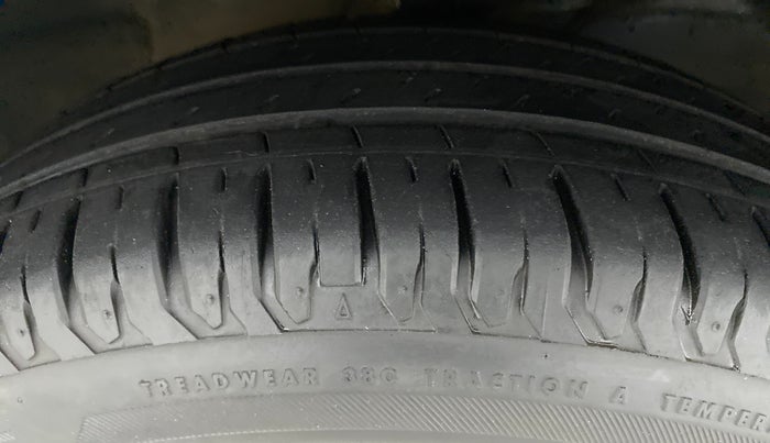 2019 Maruti XL6 ZETA MT, Petrol, Manual, 21,222 km, Right Front Tyre Tread