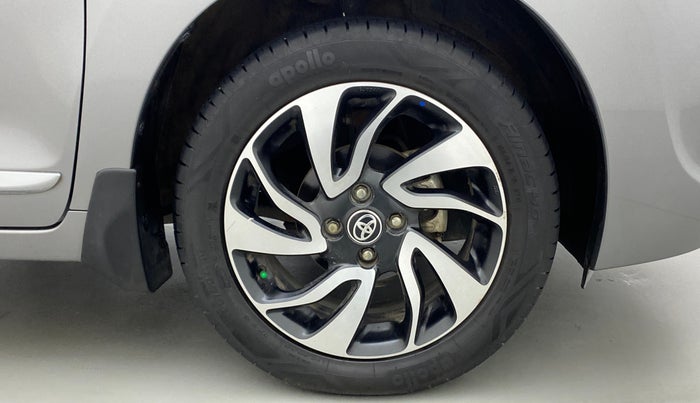 2022 Toyota Glanza V, Petrol, Manual, 25,720 km, Right Front Wheel
