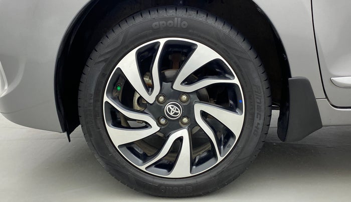 2022 Toyota Glanza V, Petrol, Manual, 25,720 km, Left Front Wheel