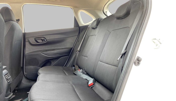 2020 Hyundai NEW I20 SPORTZ 1.5 MT, Diesel, Manual, 15,116 km, Right Side Rear Door Cabin