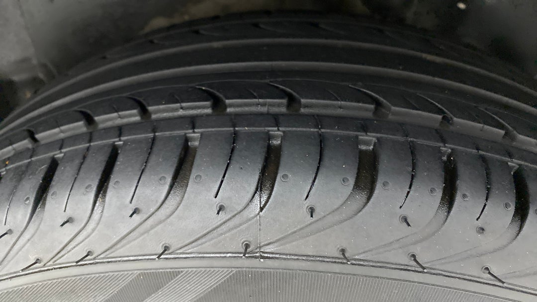 Left Rear Tyre Tread