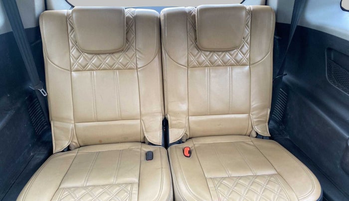 2019 Mahindra XUV500 W11, Diesel, Manual, 83,508 km, Third Seat Row ( optional )