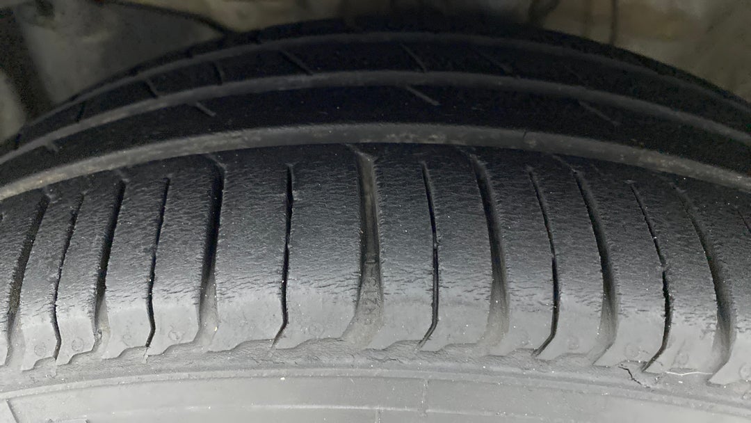 Left Front Tyre Tread
