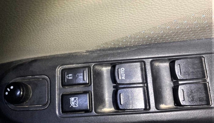 2019 Maruti Celerio ZXI, Petrol, Manual, 38,518 km, Right front window switch / handle - Master window function not working
