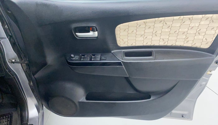 2017 Maruti Wagon R 1.0 VXI, Petrol, Manual, 91,681 km, Driver Side Door Panels Control