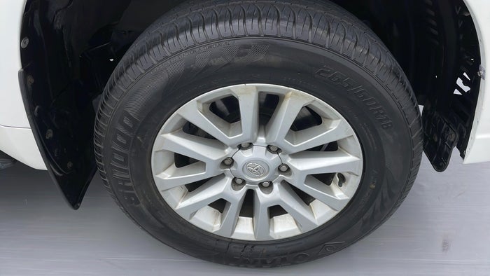 TOYOTA PRADO-Alloy Wheel RHS Front Scratch