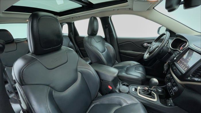 JEEP CHEROKEE-Right Side Front Door Cabin View