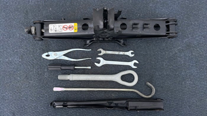JEEP CHEROKEE-Tool Kit