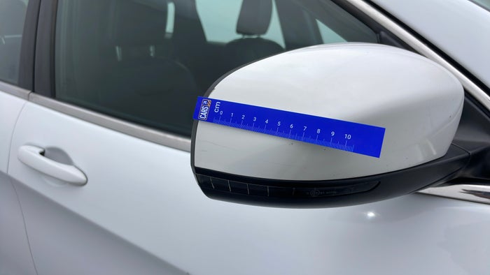 JEEP CHEROKEE-ORVM RHS Scratch
