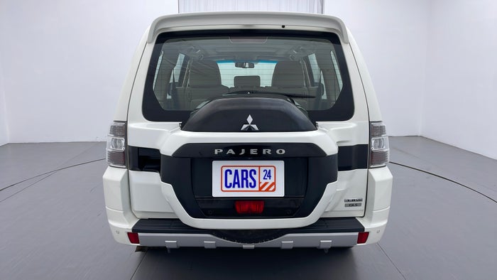 MITSUBISHI PAJERO-Back/Rear View