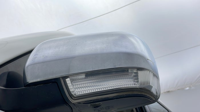 MITSUBISHI PAJERO-ORVM LHS Cover broken