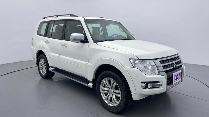 MITSUBISHI PAJERO-Right Front Diagonal (45- Degree) View
