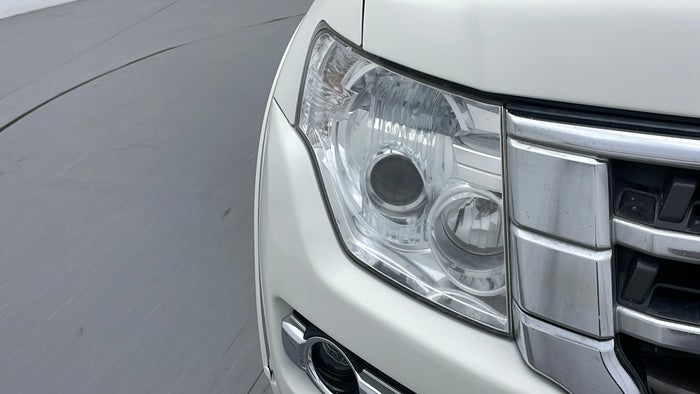 MITSUBISHI PAJERO-Head Light RHS Fading