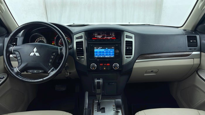 MITSUBISHI PAJERO-Dashboard View
