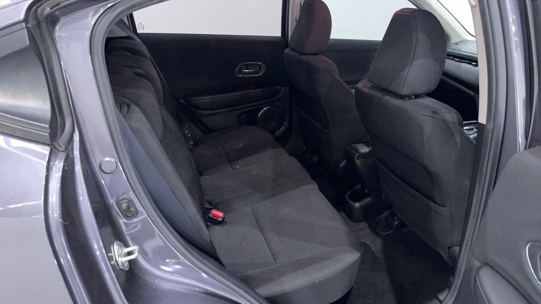 2017 Honda HR-V Vti-s, Automatic, 85115 km, Right Side Rear Door Cabin View