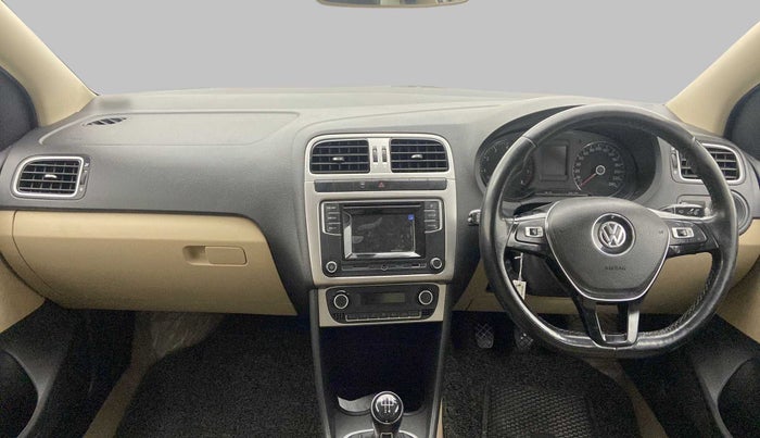 2017 Volkswagen Ameo HIGHLINE1.2L, Petrol, Manual, 35,677 km, Dashboard