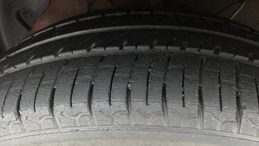 Left Front Tyre Tread